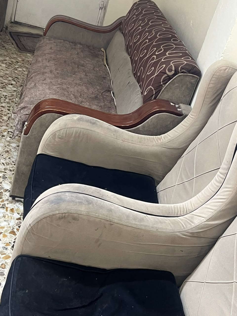 تخم للبيع  مع ميّز بلازما


**إذا كنت صاحب هذا الإعلان وتريد حذفه لأي سبب، رجاءا أرسل رسالة إلى الدعم الفني**