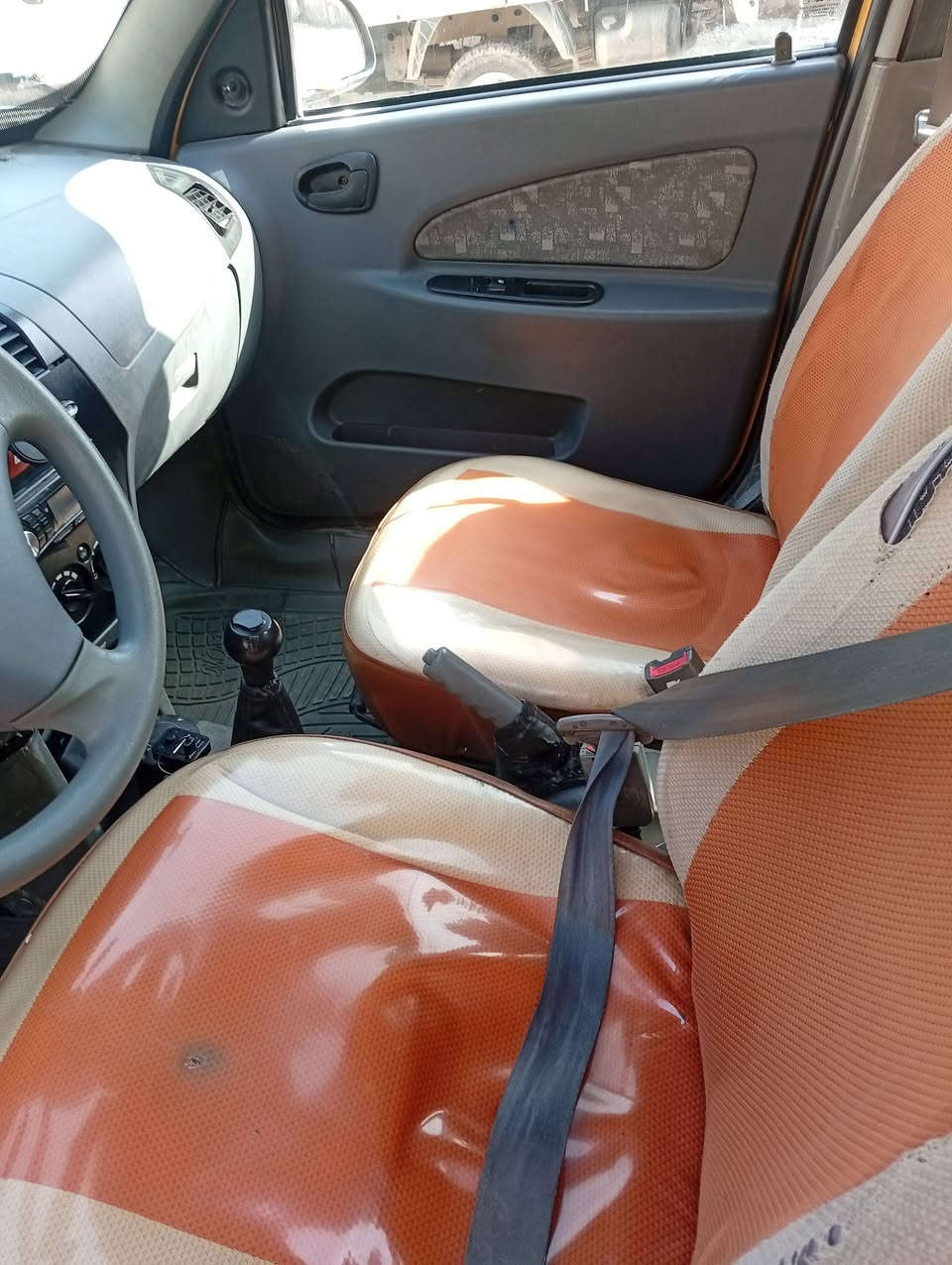 سياره طيبه موديل 15 مكينه كير محرك وحداديه خير من الله سنويه 27مصفر هيهه وغرامات  السعر 32 وبيه مجال حك الجيه العنوان بابل رقم ***********
