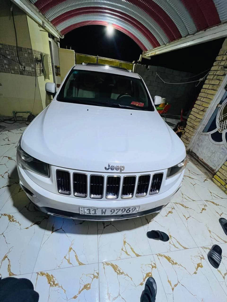 جيب شروكي14 20لاريدو وارد أمريكي
كلين بدون ضربه بس باردات بصيطه 
فول مواصفات معروف سته سلندر
مكينه  واكير نضيف حيل 200 بي مجال
البصره ***********تفاصيل شراي يتصل بيخير ويدلل
