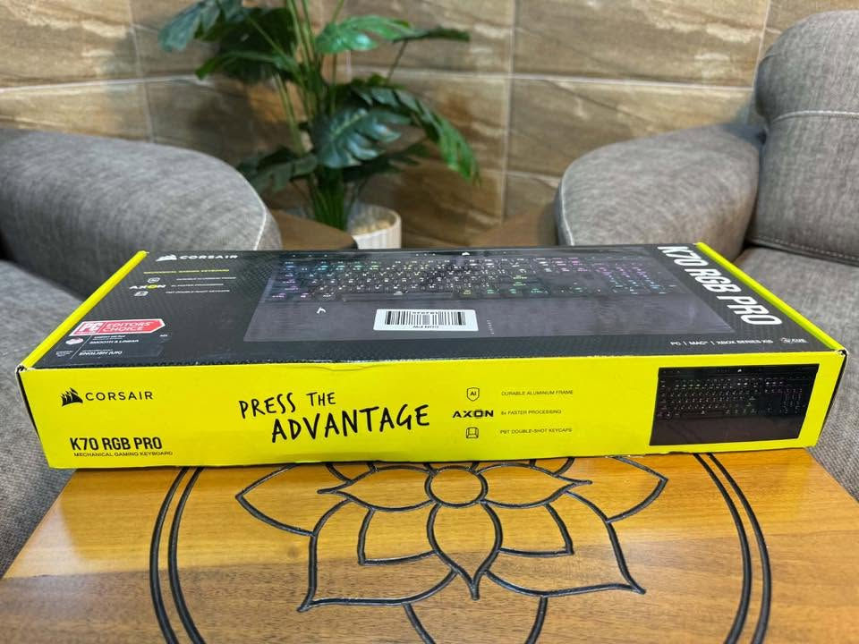 السلام عليكم
كيبورد ماااركة كورسير Corsair K70 RGB PR جديد ريد سويج مع الباد اسفل الكيبورد وهذا الشرح 👇
تستخدم مفاتيح CHERRY MX Red الميكانيكية ذات الحركة الخطية والسلسة لأداء سريع في الألعاب.تتضمن تقنية CORSAIR AXON لمعالجة ونقل المدخلات بسرعة تصل إلى 8 مرات أسرع من لوحات المفاتيح التقليدية.تأتي مزودة بأغطية مفاتيح PBT DOUBLE-SHOT المتينة لضمان مقاومة التآكل والبهتان 
انطونا سعر وبالعافية 🌹


**إذا كنت صاحب هذا الإعلان وتريد حذفه لأي سبب، رجاءا أرسل رسالة إلى الدعم الفني**