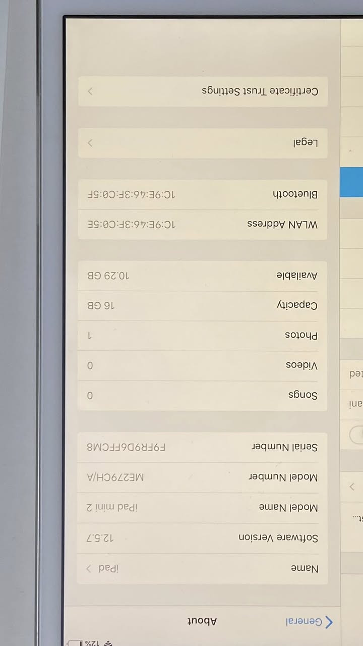 السلام عليكم ايباد مرتب لمشاهدة الافلام والتصفح والقراءة وبسعر رخيص مواصفات كاملة بل صورة 

ipad mini 2 

💾 الذاكرة: 16GB
🔋 البطارية: 68%

✨ الجهاز نظافة عالية
🖥️ الشاشة 100% 
✅ باقي الأمور كلها شغالة تمامًا:
نت – صوت – اتصال – كاميرات –  آيكلود شغال مثل متشوفون بدون أي خلل

 
جميع الملحقات كاملة
🛡️ الجهاز مضمون من كل النواحي

📍 المكان: بغداد – الزعفرانية  – نهاية الاربع شوارع 
💰 السعر: 110 وبي مجال 

📞 للتواصل *********** واتساب وخط
