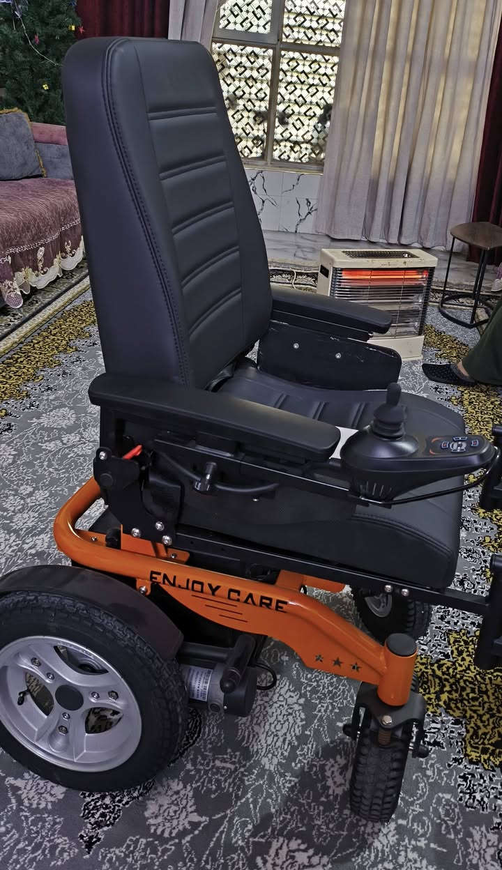 سلام عليكم للبيع كرسي متحرك جديد بالكرتون غير مستخدم مكان ديوانيه قضاء الدغاره مكلف بالنشر هذا رقم صاحب الكرسي اتصلوا بي ***********
