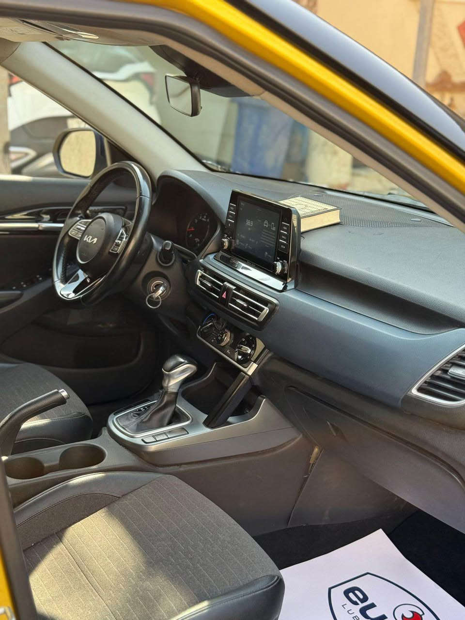 السلام عليكم اخوان 
سياره سلتوز موديل 2021 وارد امريكي بيع او مراوس 
نظيف السياره من كل شي كفاله عامه كير محرم دواخل سياره ماا بيها اي نقص  رقم بغداد خصوصي انكليزي هزه جديده  سنويه جديده محرك 2000 
محرك دوش
تحكمات ستيرن
شاشه كامره
تبريد كامل
ثلاث انظمه قياده
تحديد مسار
سياره كامله من كل شي

مكاني بغداد حي الجهاد
الاتصال ع هذا رقم *********** او واتساب بغداد, العراق
