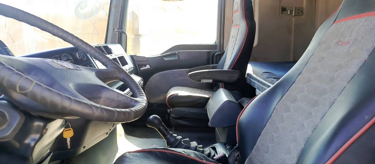 للبيع مان موديل 2004  اتصال. ***********
