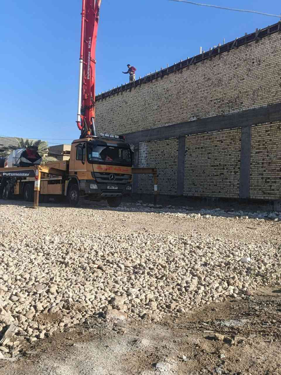 السلام عليكم. 🌿
عمارة للبيع

▪️ المساحة: 150 م

▪️ الواجهة: 6 م

▪️ النزال: 25 م

▪️ شغل درجة أولى بإشراف مهندس

▪️ طابو زراعي – سند 25

🔹 الطابق الأول: قاعة مفتوحة + صحيات نساء ورجال

🔹 الطابق الثاني: مصعد ونج الأغراض + مكتب + شقة... 

العنوان +معاره أولا لاستدار علي جهه اليسار 

📞 للاستفسار: ***********
