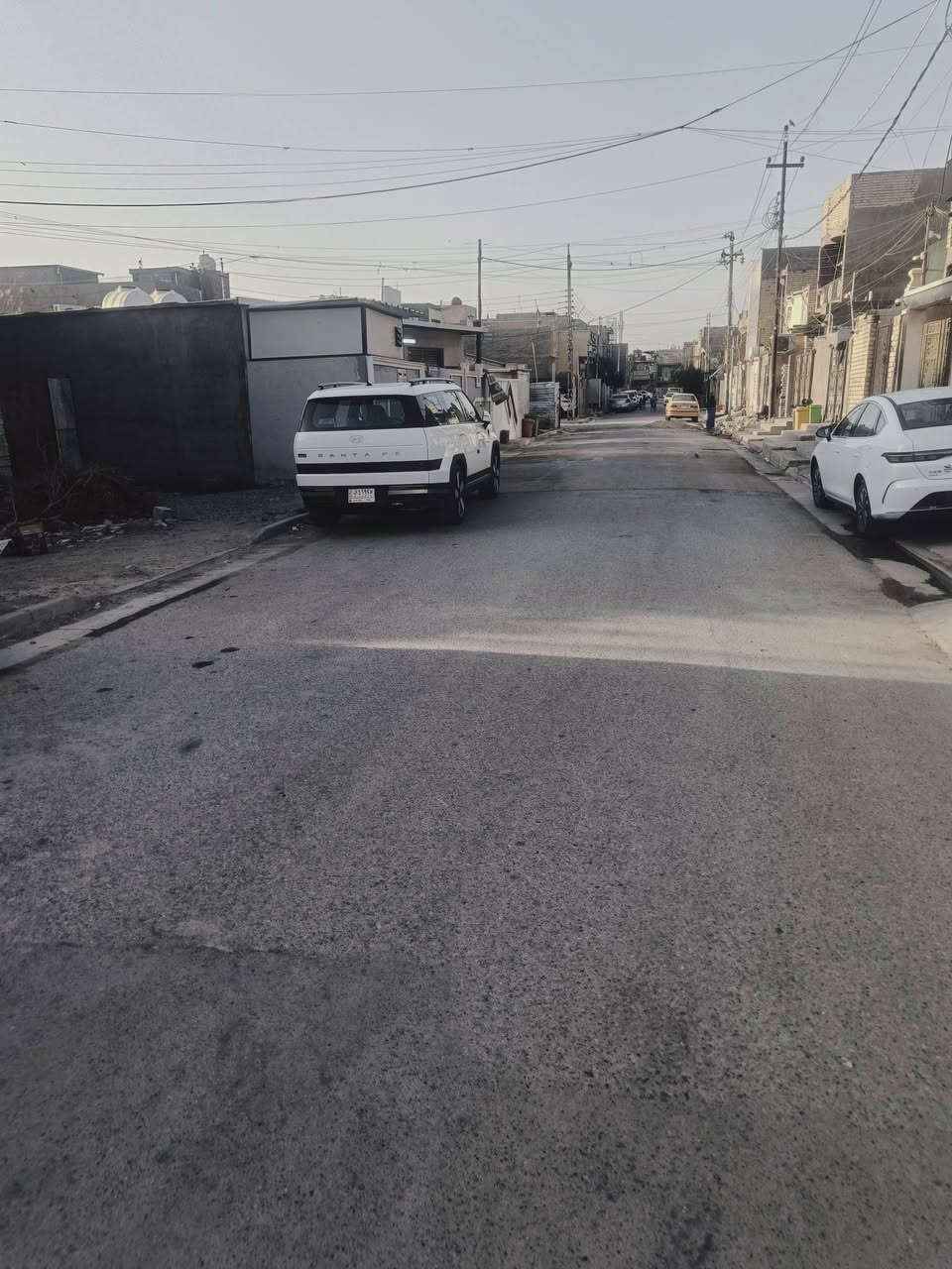 دار للبيع تجاوز منطقة الدوره ابو دشير شارع الزيتون هول ومطبخ وغرفتين وصحيات سيراميك والارض بورسلين والسقف سندويش وسقوف ثانويه الدار تجاوز على تبليط ومجاري وماء اساله حاله حال الطابو هاتف *********** بي واتساب
