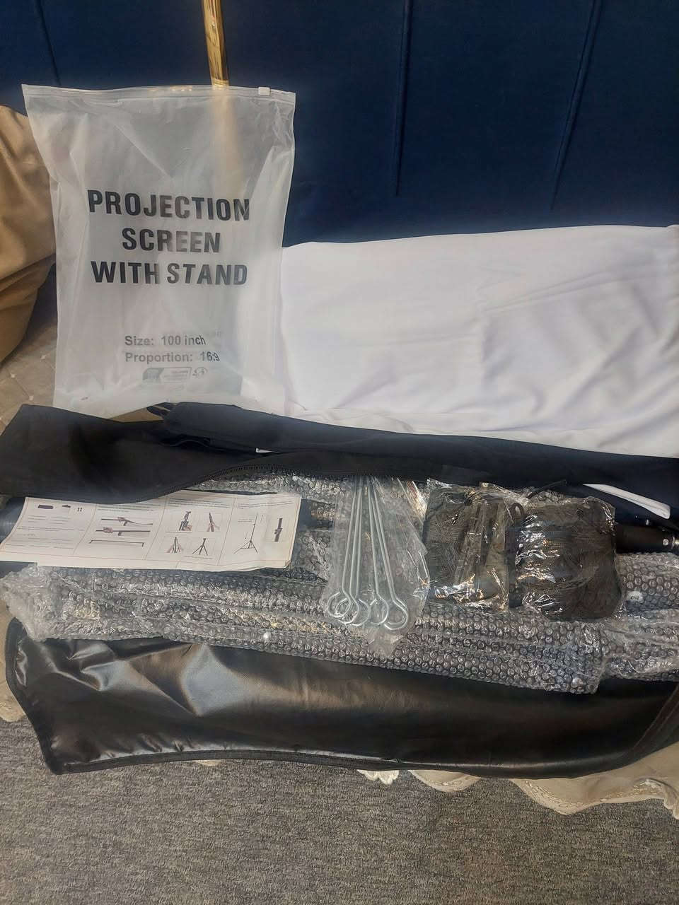 حقيبة عارضة داتا شو واستاند عدد 2مع كافة الملحقات الاوتاد والحبال
العرض 2.66cm والارتفاع 1.50cm
للحجز وات ساب ***********
