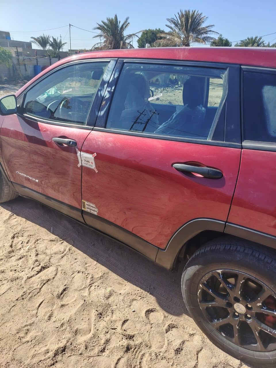 السلام عليكم سياره للبيع جيب شيروكي بزون موديل2017 مشروع وطني رقم ذي قار فئه سبورت مكان السيارة البصرة قضاء المدينة سعه المحرك 4 سلندر2400 محرك جديد كير كفاله السعر 110وبي مجال بيع او مراوس حسب القناعه ***********///واتساب*********** الخاص مفتوح
