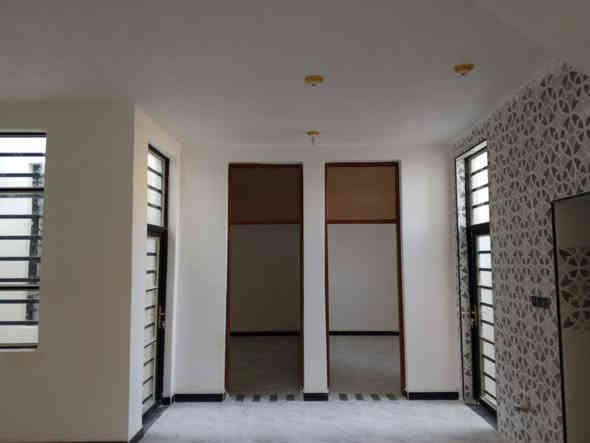 دار للبيع مساحته 160 متر 🟥 بناء حديث غير مسكون 🟦 يحتوي على غرفتين نوم وهول ومطبخ واستقبال وصحيات داخلية وخارجية وگراچ 🟥
⬅️مبني من الطابوق 🔳
⬅️السقف صب كونكريت 🔳
⬅️الأرضية والجدران سيراميك 🔳
⬅️نوع العقار طابو زراعي مرقم 🔲
عرض الشارع 14م 
السعر//63 مليون قابل للتفاوض ⏺️

العنوان//كوت --حي الحكيم الاولى-- شارع گاله 🟦
للاستفسار الاتصال على الارقام التاليه ⬇️⬇️
📳📳***********📳📳
📳📳***********📳📳
📳📳*********** 📳📳
مكتب دلالية اهل الديرة للعقار 🏨🏨
