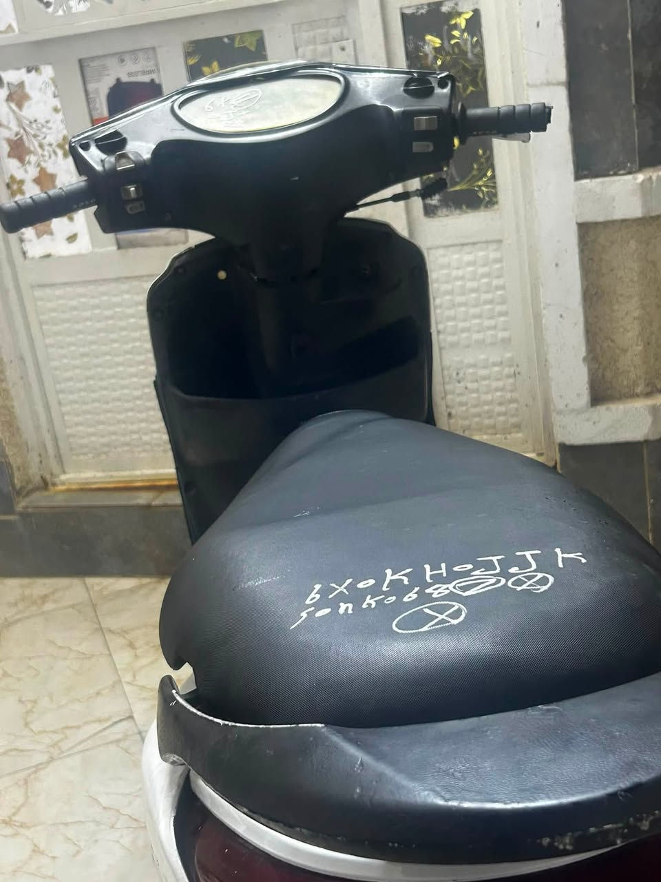 بريز نضافه فول 
نقص ستان صفح وهورن فقط الباقي كفاله لا تدخل وتكلي شبيهة اقره المنشور زين 

٦٥٠ وبيهة مجال قليل  
مكاني حي اور قرب تقاطع كسره وعطش 
***********
