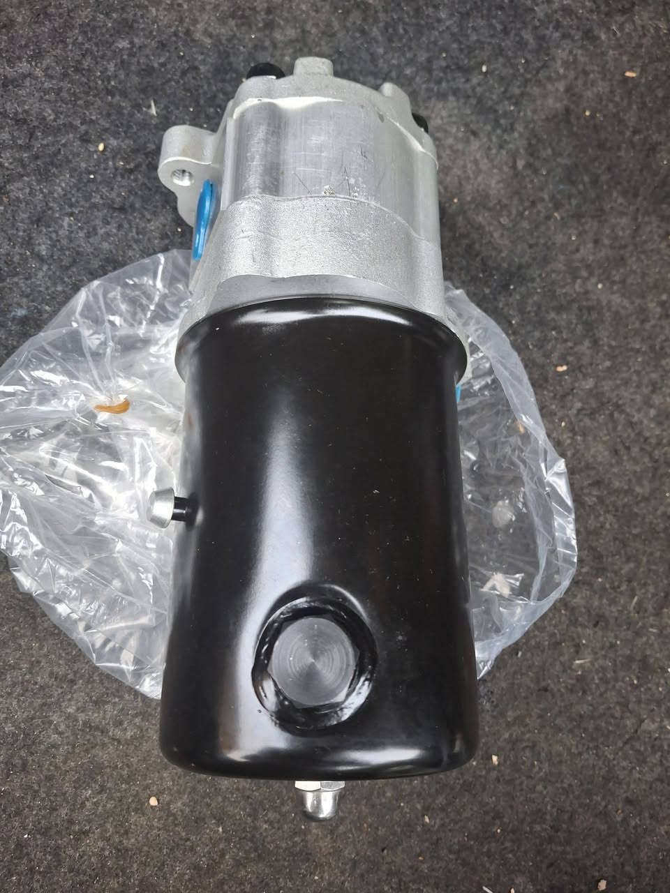 للبيع عندي ١٠ قطع
جديد لوك 
عنواني بغداد 
***********
