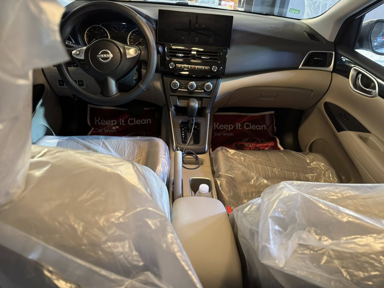 سنترا ٢٠٢٥ زيرو ماشية ٣٠٠٠ فول وكالة السور ضمان ٣ سنوات بغداد بأسمي تحويل مباشر ..فتحة .تحكمات .بروجكتر .شاشة جبيرة .كامرة .قطعتين تبريد .
السعر ١٢٩ بيها مجال بسيط 
مكان حي العامل 
***********
