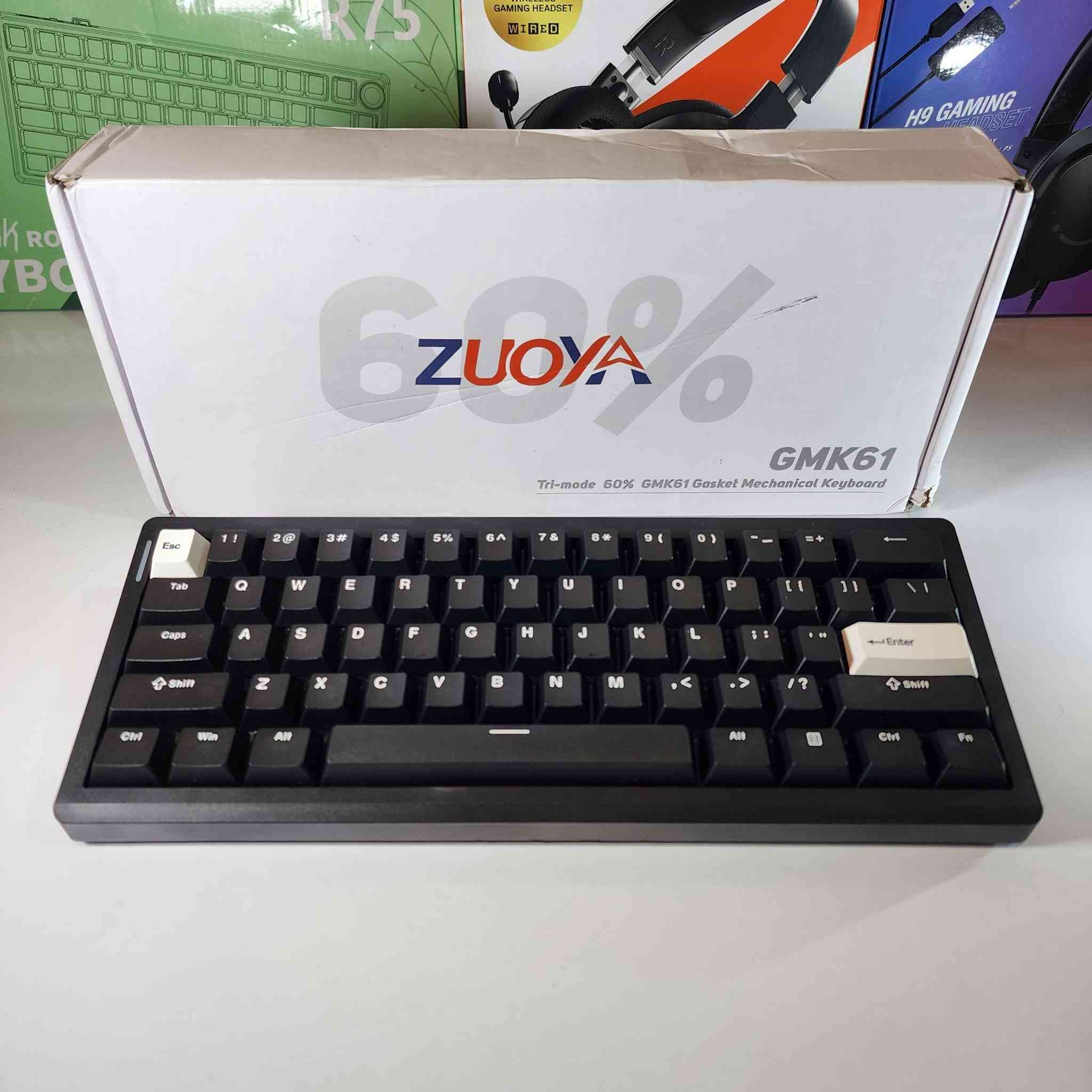 كيبورد للبيع
ZUOYA GMK61 Hot Swap Mechanical Keyboard
السعر ٣٠ ألف متوفر توصيل


**إذا كنت صاحب هذا الإعلان وتريد حذفه لأي سبب، رجاءا أرسل رسالة إلى الدعم الفني**