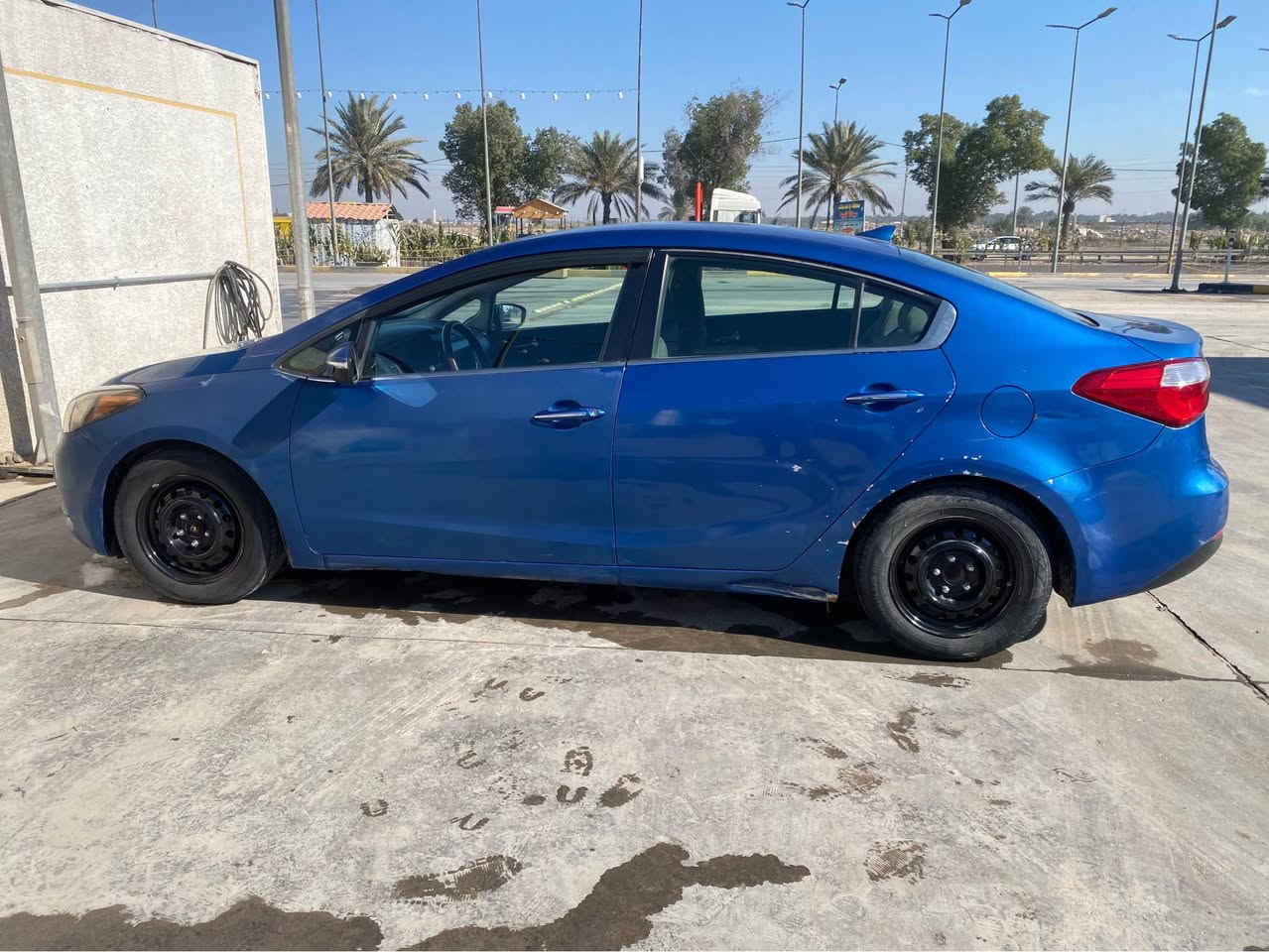 Kia فورتي 2015
حادثه جاملغ السايق وشوي من الباب صابغين باب وجاملغ السايق   وهوا صارت بيه ضربه بنفس الصفاحه السايق بلجاملغ الخلفي هم مصبوغ وبيه جراد نفس الباب والجاملغ الامامي مال السايق وشوي بلتكمه جراد بدون حادث  والقماره بيه شوي جراد بدون لا لغد لا شاصي   

محرك 2000
ماشيه 107 ميل 
يرادله ترتيب خارجي فقط ودوشمه 
السعر 96$ وبي مجال
 السياره بأسمي  رقم بغداد مميز 
رقمي واليحب اتصل ***********
مكاني بغداد التاجيات واحيانا اتواجد بلحرية الدولعي بغداد, العراق
