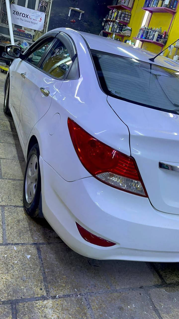 اكسنت موديل ١٢ بيهه صفحة صبغ واكع عليهه بطش يعني صبغ بلا ضربة  الصفحة الثانية بس جاملغ صبغ وباب خلف السايق رصع بسيطة مصبوغة بلا تصليح
سيارة نضيفة وجاهزة كير ومكينة كفالة حدادية ٧٠٪
ادامة منضومة البانزين جديدة 
تبريد وتدفئة
تحكمات ستيرن 
اشاير بالمري 
سونارهه مرفوق بالصور 
اي استفسار *********** النجف, العراق
