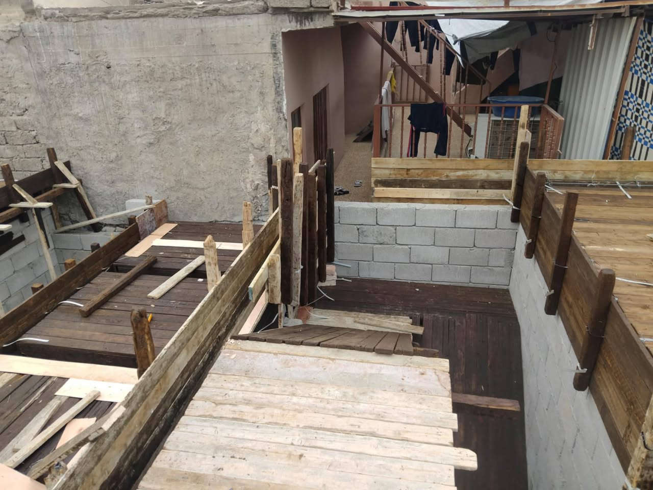 سلام عليكم نجار قالب في الموصل  متفرغ ابو علي نجار سعرو مناسب 
***********
