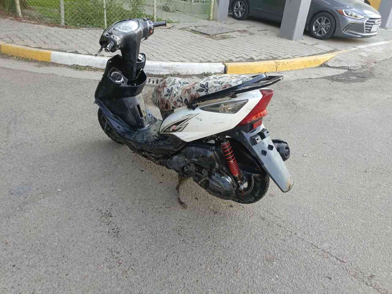 السلام عليكم دراجه ماكس ثعلب نظيفه محرك حلو وناعم شلعه معدل قوي سلف هندر كهربائيات كلهه شغاله نقص بس وجه ودبلات الاماميه تعبانه الباقي نظيف رايدهه 300 الف مكاني شارع حيفا ***********
