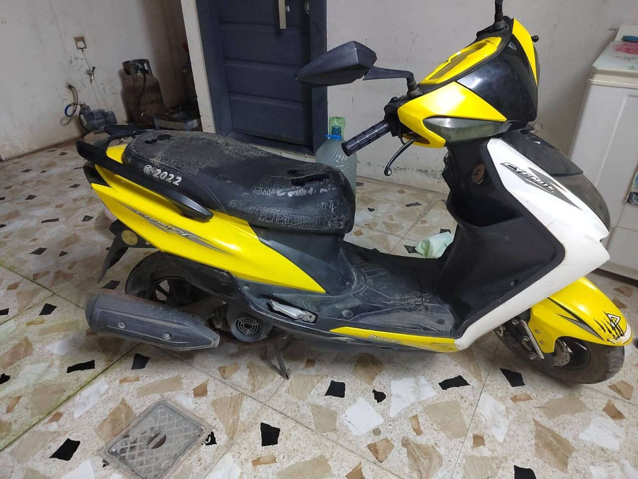 مكلف بل نشر رقم صاحب الدراجه ***********
سعرها 325وبيها مجال

