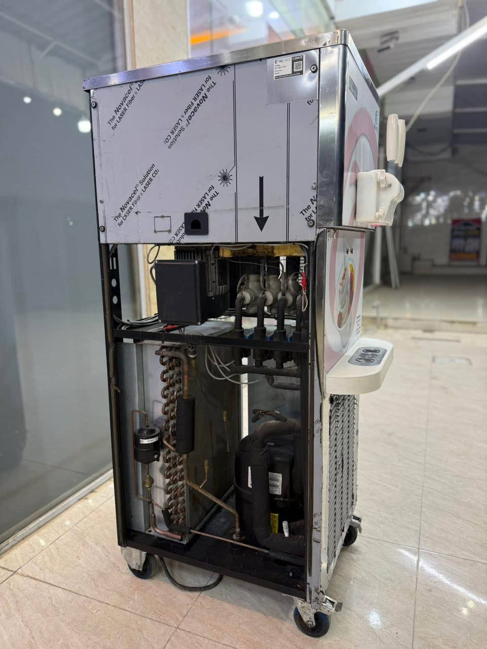 جيهازى دؤندرمه و به صطه ره بؤ فرؤشتن جيهازى دؤندرمه به كاره باى سنگل ئيش ئه كات  به شه رت هيچى ده سكارى نه كراوه هه موو بارچه كانى بيلادى شه ريكه ى خؤيه تى نرخى ٤٨ $وه ره قه يه به صطه ره ايطالى فريگؤماتى سريفيز سعرى ١٤$وه ره قه
***********
*********** السليمانية, العراق
