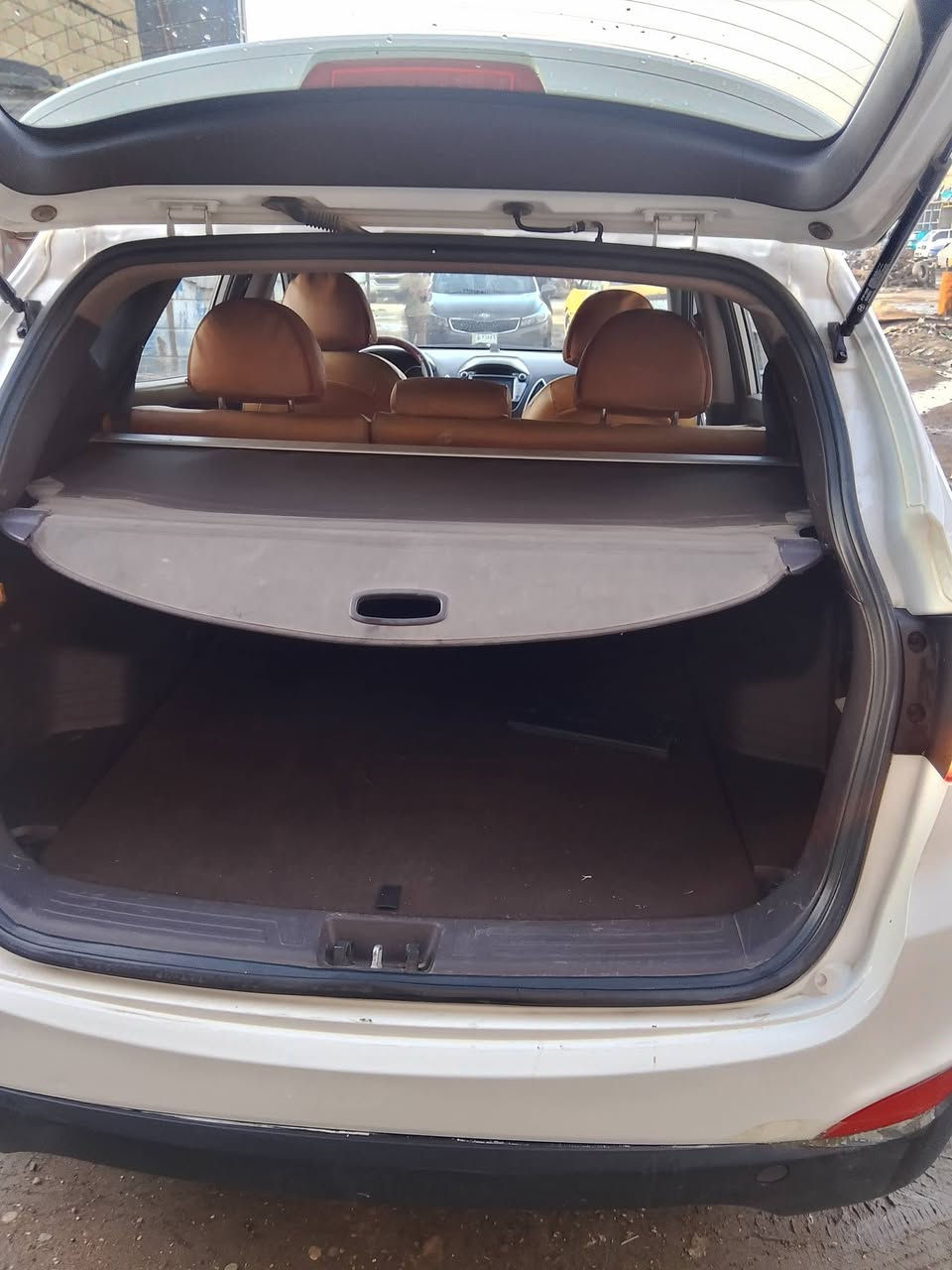 السلام عليكم توسان خليجيه موديل ٢٠١٤
رقم بابل انكليزي هزه جديده يعني تحويل مباشر
صدر حداديه شادهن جدت كير مكينه وكير 
مكفولات مال بيت السياره متعوب عليه 
بيهه قطعتين صبغ جاملغ وبنيد والباقي مكفول
السعر ١٠٥ ورقه بيهه مجال بصيط حك جيتك
مكان السياره بغداد الشعب شارع صحه 
قرب مثلجات تفاحه ....
***********
