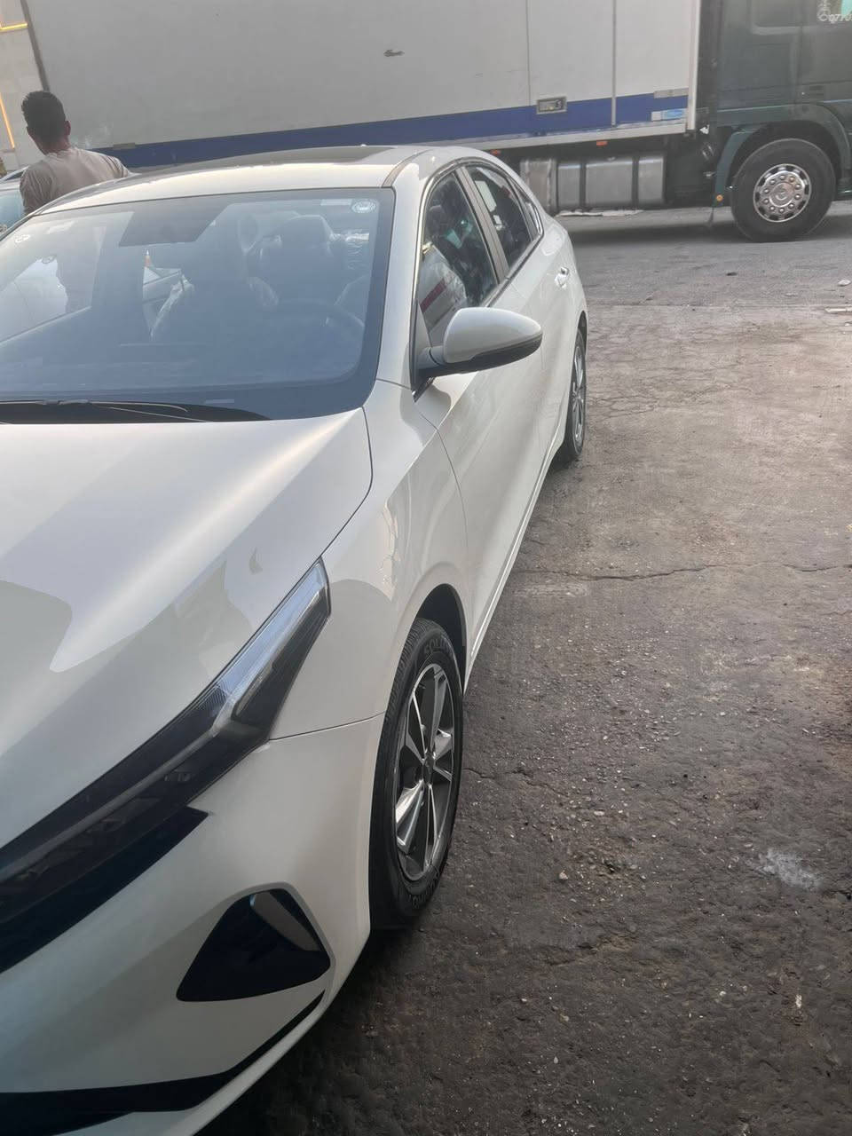 كي 3  موديل ٢٢ رقم اربيل  بسمي تريد تحويل او وكاله جديد ماشيه ٥٩ الف سياره جديده مكانها بغداد فول مواصفات بيها باب صبغ اثر شخط وصوره موجوده سعرها ١٣٨ وبيها مجال قليل ***********
