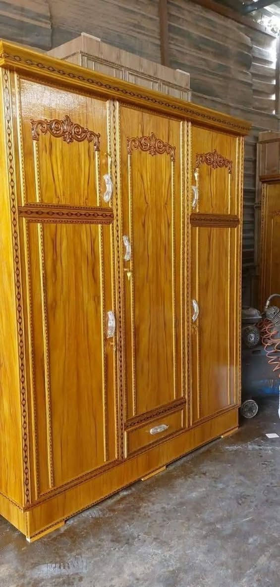 ،،❤️‍🔥❤️‍🔥عروض راس السنة 2026 فخامة💥💥
خصم على جميع غرف نوم❤️‍🔥❤️‍🔥مثل موعدناكم 
تخفيضات 💃تخفيظات 💃سارعو🏃‍♂️🏃‍♀️ بالحجز 💥💪
##غرفة_نوم_عراقية_ صاج زان شغل درجه اولى فديو موجود بالصفحة وتدللون علينا 😃😃 
 🙈 ⚒🛠 💃#كنتور_ ٢ باب 💕💕  صاج زان داخل وخارج مع مجر هديه داخلي 
#كنتور ٣ باب  👏💃

#كنتور ٤ باب 👏 💃

#كنتور 5 باب 👏 💃

#كنتور ٦ باب 👏 💃
#بوفيه مختلف الاحجام
#جربايه نفر راس عالي شغل درجه اولى 👏 💃
#جربايه نفر راس ناصي درجه اولى  👏 💃
وايظٱ  تتوفر  لديناا  انواع  الموديلات من نضدات الفراش 💃💃بأسعار مناسبه 💕
خشب صاج عراقي 
توصيل داخل بغداد 
#كنتور_ديالى
#بغداد #الكرغولية السايد الواحد مقابل حلويات بانو لبنان
***********
