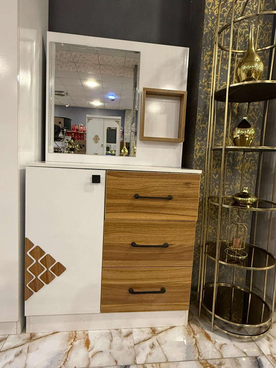 ويجهدُ الناسُ في الدنيا منافسةً

           وليس للناسِ شيءٌ غير مارزقوا
بعد التوكل على الله سبحانه وتعالى ووضع تحت أعيننا زبائننا الكرام وفر معرض علوش 🚛 للأثاث والأجهزة المنزلية🏘️ وجبة جديدة من الأثاث المنزلي  (والدواوين التركية)ذات المنشأ والجودة والألوان التي تتوفر حسب ذوق الزبون
ولم ننسى أن نذكر لكم بأن معملنا الذي يصنع لكم أحدث التصاميم للكاونترات وبحسب الألوان والقياسات التي يتم طلبها وصناعة الأبواب والشبابيك والقواطع بكل نرجسية نستطيع القول بأننا الأوائل في مجال عملنا برأي الزبون 
كل هذا وبأنسب الأسعار التي لا منافس لها 
زيارتكم تسعدنا ورضاكم غايتنا ونجاحنا هو جعل كل منزل 🏠 يصبح من المنازل التي يرغب الجميع 

نحنُ الوحيدون في المصداقية_الأسعار التنافسية_دقة العمل
للأستفسار مراسله اؤ الأتصال ع الأرقام 
***********واتساب

***********

مجمع علوش للأثاث المنزلي المستخدم والجديد
