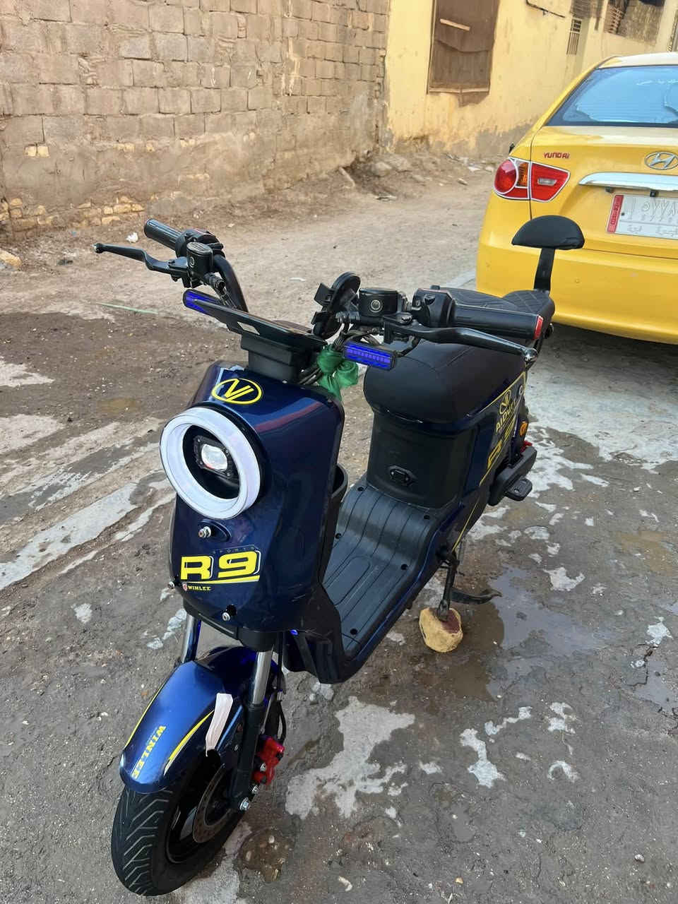 دراجه للبيع 9Rالسعر عاطله ما اعرف سبب العطل...كانت متروكه ***********
