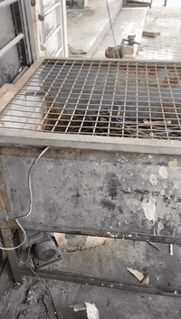 حوض سمك الزجاجي ول حديد وشوايه بسعر جدا مناسب  لل تواصل 07815720783