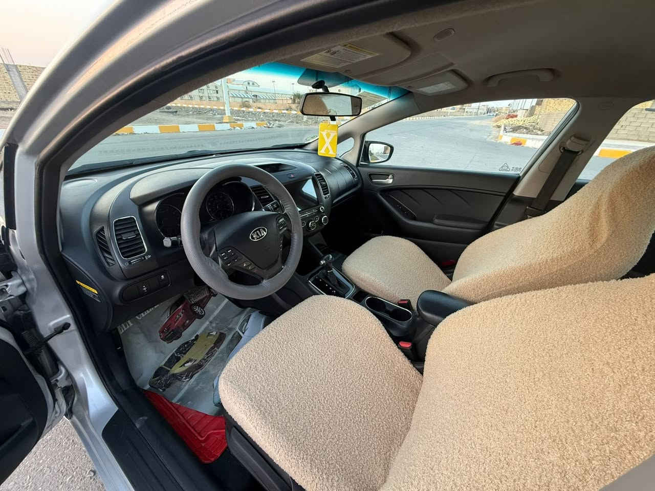 يا الله 
الهم صلي على محمد والي محمد 
كيه فورتي
موديل :2018 
وارد امريكي 
حادثه بس بنيد بدون داخل 
ممشى:100الف
السياره جديده كير مكينه حداديه 
مكانه:ناصريه مركز 
السعر:118
للستفسار: ‭0782 284 0896‬

‭0776 455 4797‬
