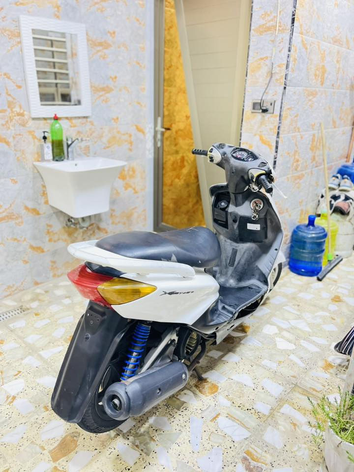 السلام عليكم دراجة سنكس نثية الدراجة نوزل نوزل شغالة نكرةسلف مكينة نظيفة مجفتةمرة وحدة سعر 400وبيها مجال بسيط السراي يتصل على رقم *********** عنواني بغداد حي اور
