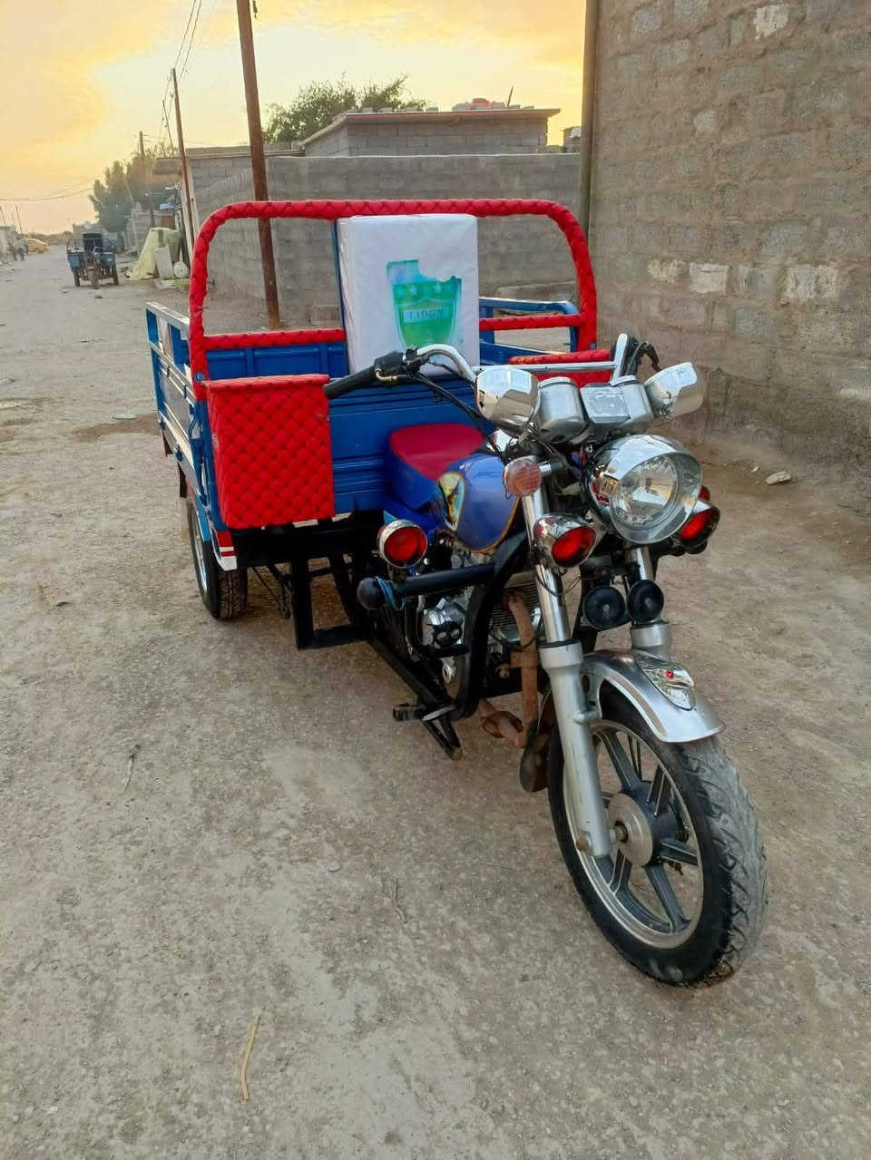 السلام عليكم ستوته صقر موديل 20 مكينه 25 مصارله شهر شديته كير بوكس جديد ضفيره جديده ستوته نضيفه خير م̷ـــِْن الله العنوان كوت  سعر مليون و***********.800
