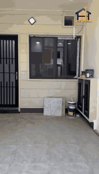 داران توأم للبيع
▪️المنطقة / موصل _ حي السكر.
▪️صنف العقار / ملك صرف.
▪️المساحة /  150م² ،واجهة 7.5م ،العمق  20م .
▪️ الاتجاه / غروب.
▪️سنة البناء / 2025.
البيت طابقين 
الطابق الاول :- 2 غرفة نوم , استقبال , هول , مطبخ حار + بارد , صحيات .
الطابق الثاني :- 4 غرفة نوم , هول , صحيات , سطح .

***********📞
                ***********📞
***********📞
                ***********📞
