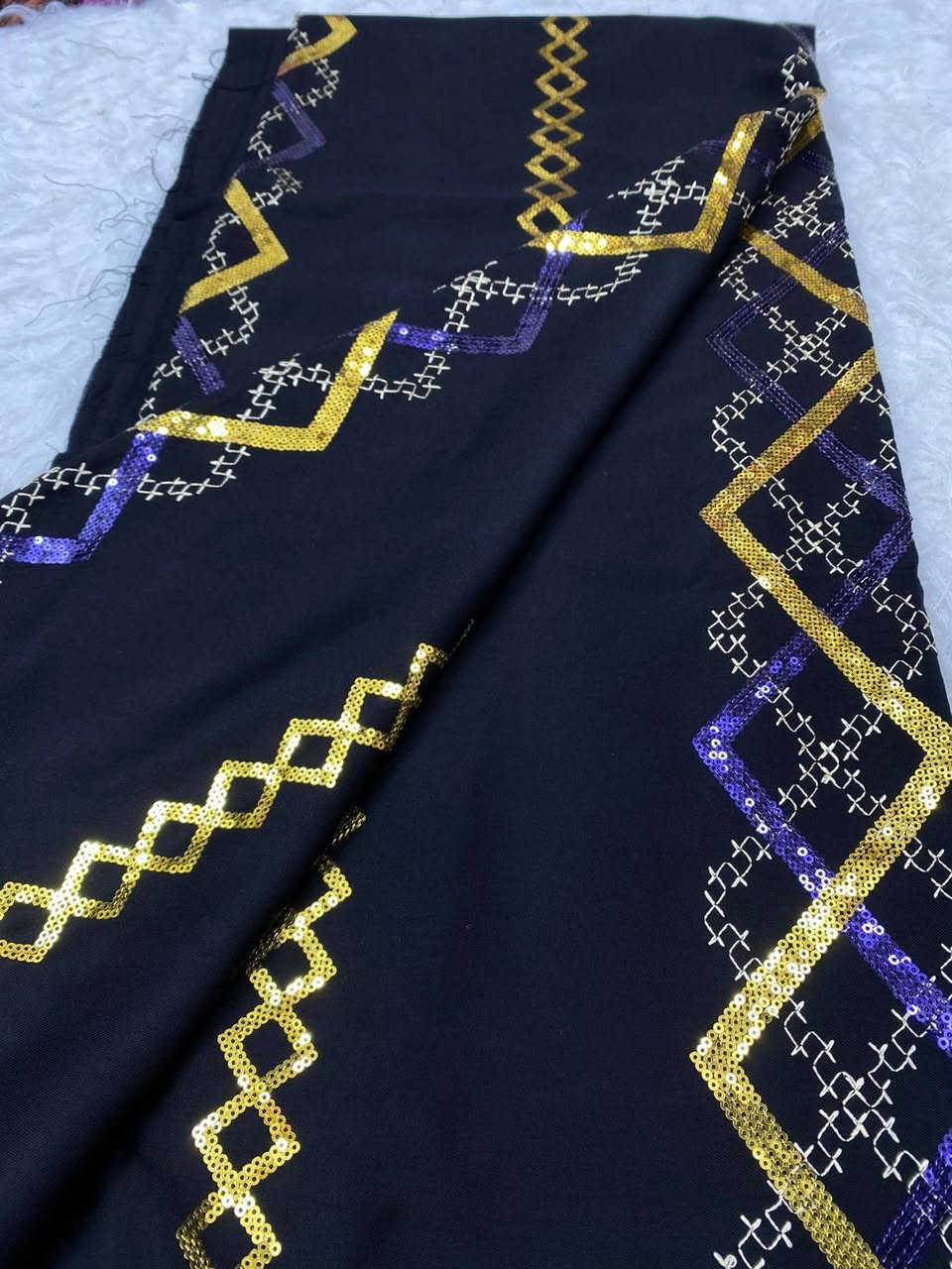 كشمير ايطالي جمله ومفرد الحجز وات ساب *********** يوجد توصيل سريع لكل محافظات العراق خلال يوم واحد فقط
