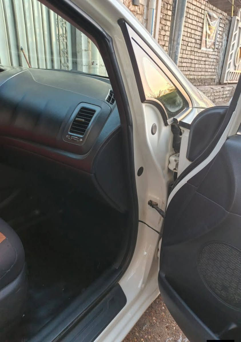 ‏سلام عليكم للبيع سيراتو خليجي موديل 2013 الشكل الجديد سياره كامله ضرره بنيد مصبوغ فقط بدون دواخل الباقي بلادي شركه
‏- محرك 1600 بلادي دوش
‏- تحكم ستيرن
‏- شاشه اندرويد + كامره
‏- طخم تايرات جديد + بطاريه جديده
‏- ماشيه 121الف حقيقي
‏- رقم سليمانيه بأسمي  تحويل فقط بدون وكاله
‏للاستفسار الاتصال على والرقم
‏***********
‏السعر120$
مكاني بغداد/ الشعلة
