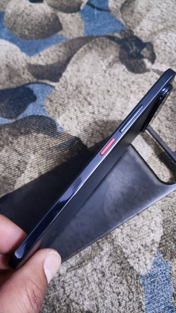 السلام عليكم ZTE Nubia Air
للبيع فقط مااراوس  
الجهاز العملاق والانيق 
الذاكره 256 العشوائي 12+8
الشاشه AMOLED بتردد120
والمواصفات داخل الصور
بوبجي 120 
البطاريه 5000  
نضافت الجهاز 100 بدون ملحقات بس الجهاز
مكاني بغداد السعر 260 قفل قفل


**إذا كنت صاحب هذا الإعلان وتريد حذفه لأي سبب، رجاءا أرسل رسالة إلى الدعم الفني**