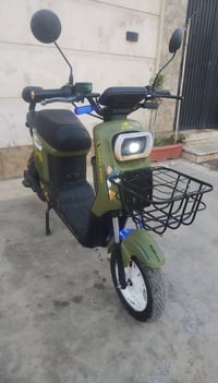 دراجه شحن F16 دراجه نضيفه وكامله مابيه اي نقص  5 بطاريات كبار الاصلي و...