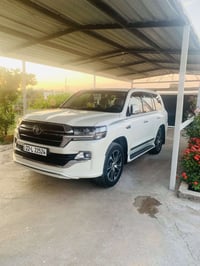 لاندكروز GXR • ٢٠٢٠ • ٧٩٠٠٠ كم