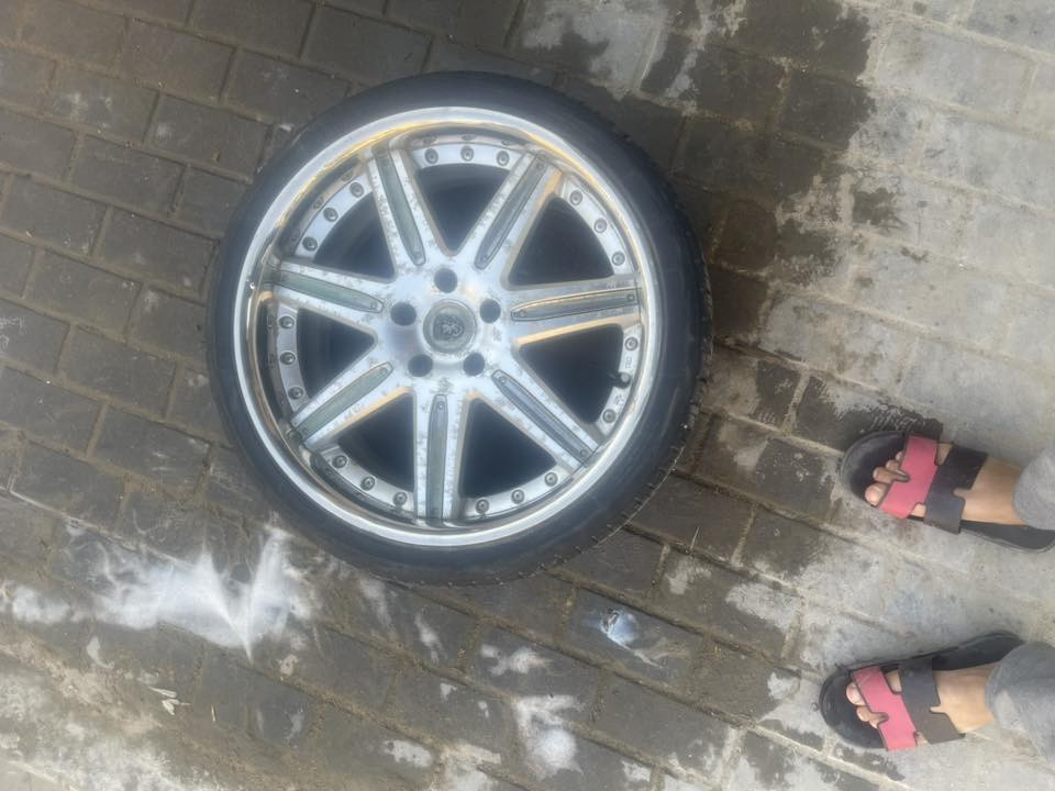 سلام عليكم تخم ويلات ياباني مال شاهينه ماجسته اوبتيمه حجم ١٩ /٢٥٥/٣٥عنواني بصره سعره ٣٥٠ وهذه رقمي ***********
