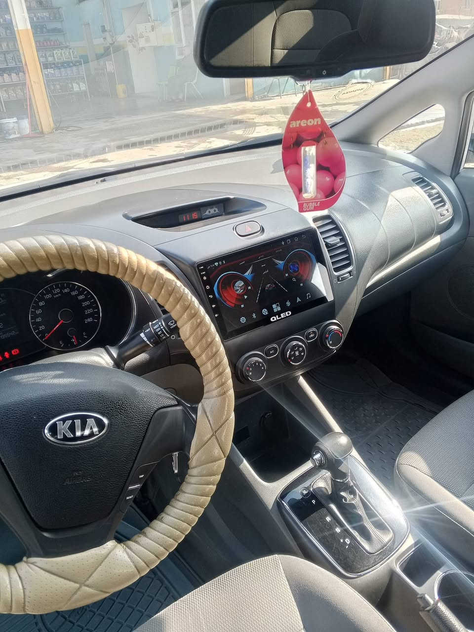 للبيع موديل ٢٠١٧ جاملغ امامي وملاونين الباب فقط بدون اي داخل موديل ٢٠١٧ ماشيه ١٩٠ دك  جرص بسم شركه كير مكفول محرك مكفول كلشي مكفول عدا المذكور السعر ١٢٥////////***********بي وتساب
