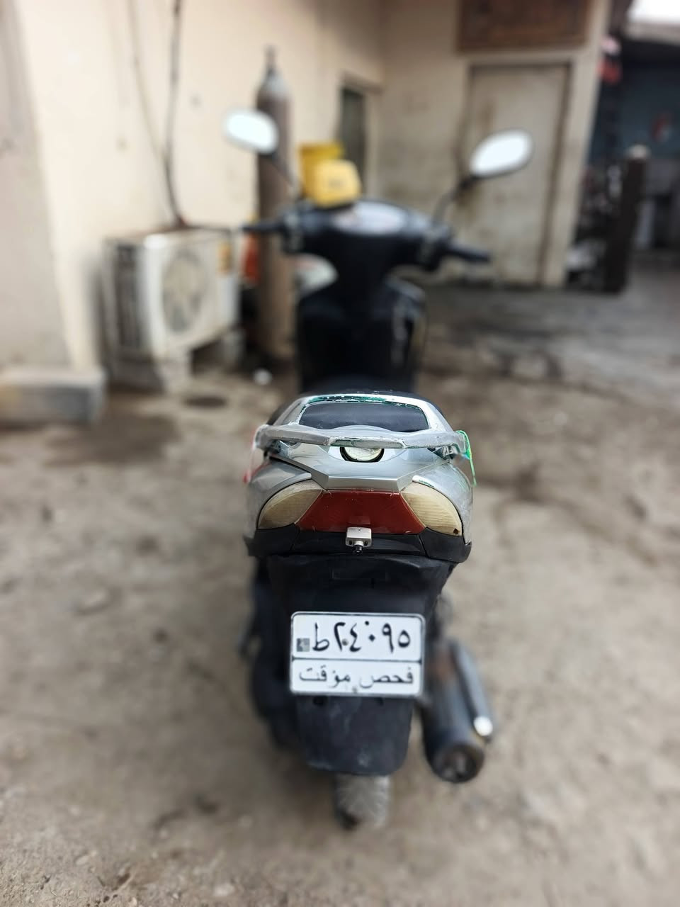سلام عليكم
دراجه ماكس 140 للبيع 
سعر 350 الف
اتصل ***********
مكان شهربان
