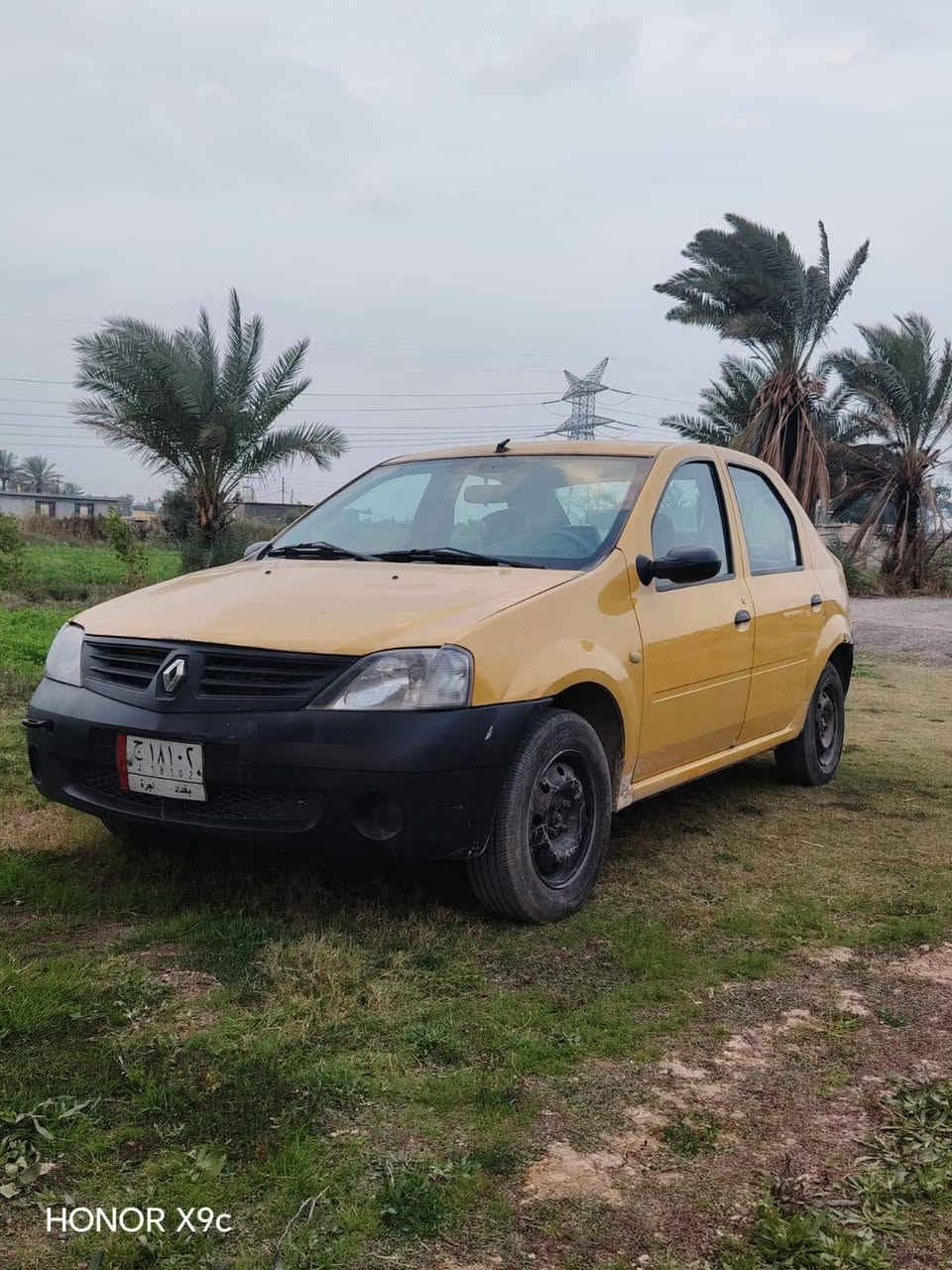 سلام عليكم سياره للبيع رينو لوكان موديل 2009
تخام تاير اجديد+دوشمة نضيفة 
سيارة مكفولة من كلشي سيارة جاهزة مابيها نقص 
بسمي سنويا تنتهي 29 سعر 42 وبيها مجال الاتصل على رقم الهاتف 📞***********
