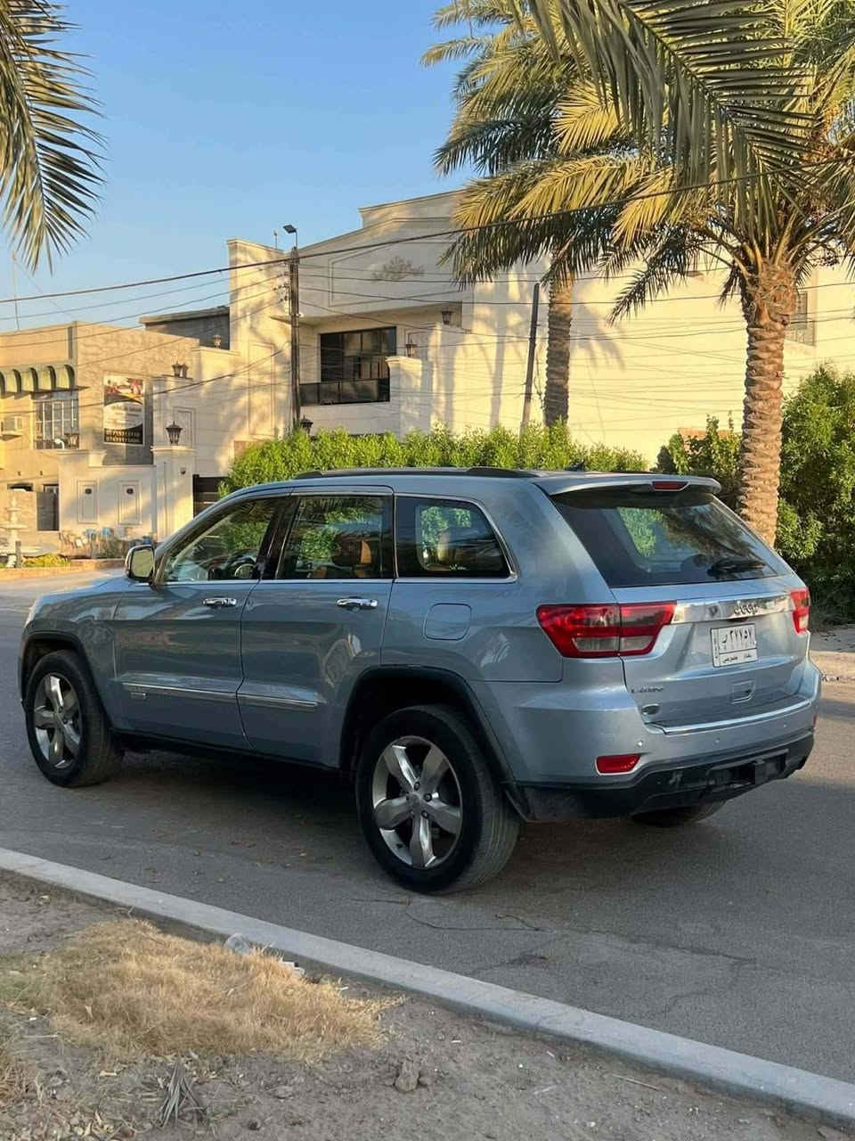 جيب اوفر لاند 2013 وارد                     امريكي
المكينه 3600،  6 سلندر   فول مواصفات 
2قطعه تبريد 
مري قلاب 
داخل قرميدي 
فتحه بانوراما 
تشغيل عن بعد 
تسخين وتبريد مقاعد
رادار امامي وجانبي وخلفي 
لايت زنون 
تحكم ستيرن
كشنات جلد 

الضرر// صبغ جاملغ بدون دواخل 
           قبق صندوق رش 
مكينه كير كفاله عامه من الفتح 
سياره كامله مابيهه اي نقص 💯

السعر  157 $ بيهه مجال للشراي 
العنوان:  بابل / محاويل 
الاستفسار ***********
