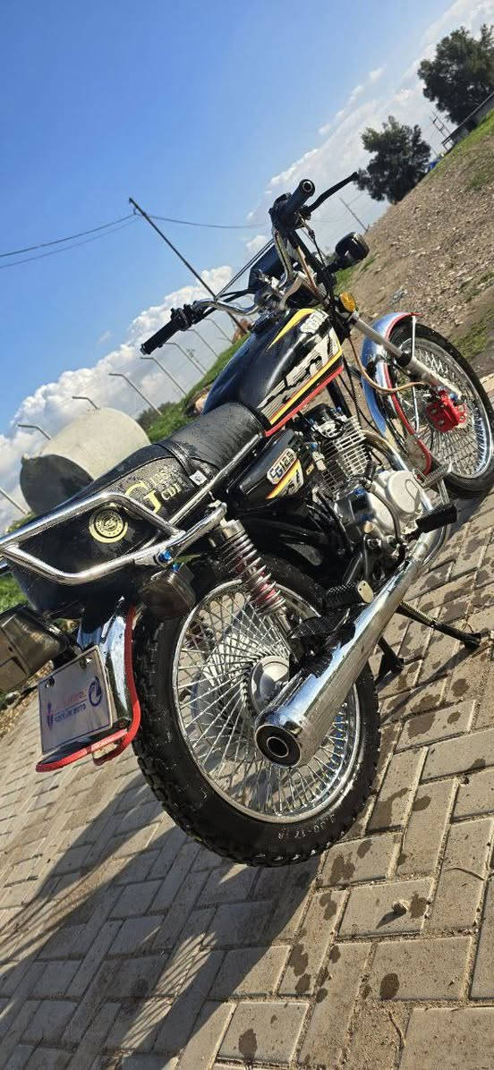 السلام عليكم دراجه سولنك موديل 24 اوراق محرك ما مفتوح كهربيات كله شقاله مكاني بين كلار وخانقين سعر 580وبيه مجال بسيط. شراي اتصل ***********
