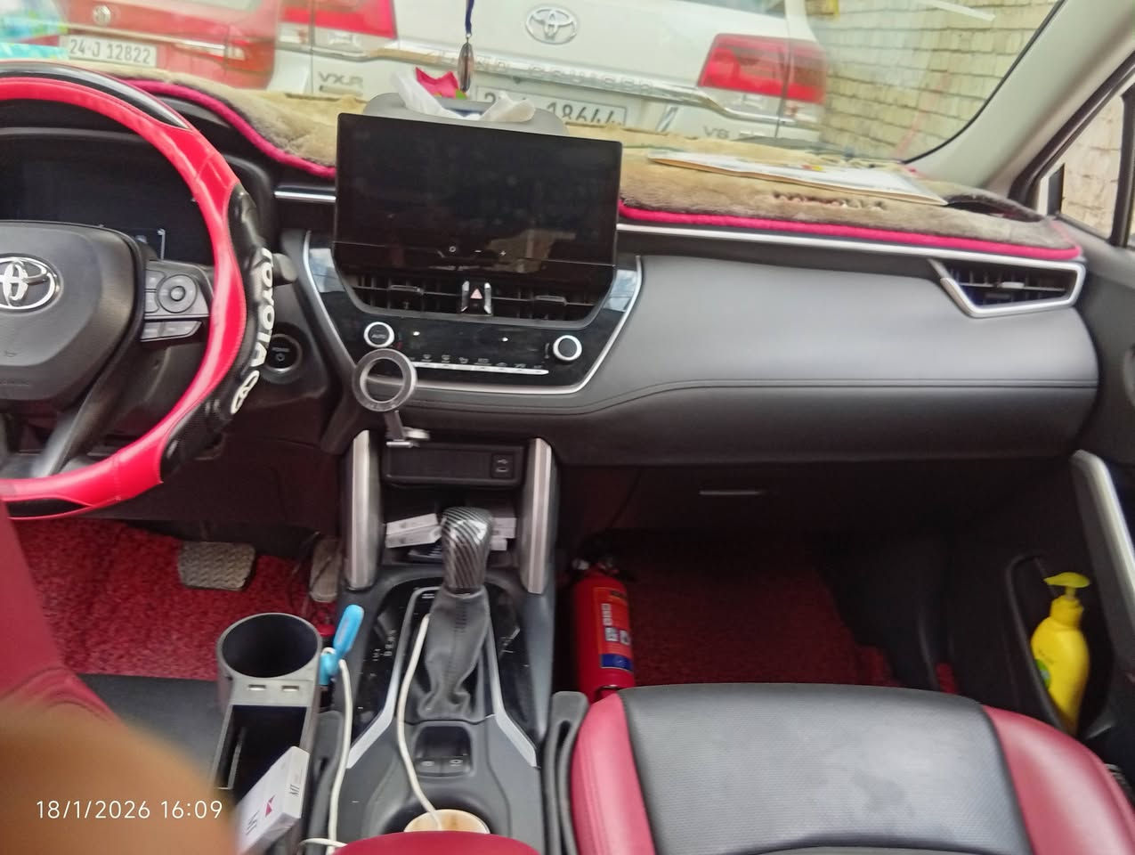 كورلا كروس 2024 كفالع عامه من البارد والصبغ وحته الشخوط والتكحيل واي شي ثاني ماشيه 23 الف بأسمي تحويل باي وقت تحبون السعر 175 وبيهه مجال حك الجيه… المراسله مع صاحب السياره ***********
