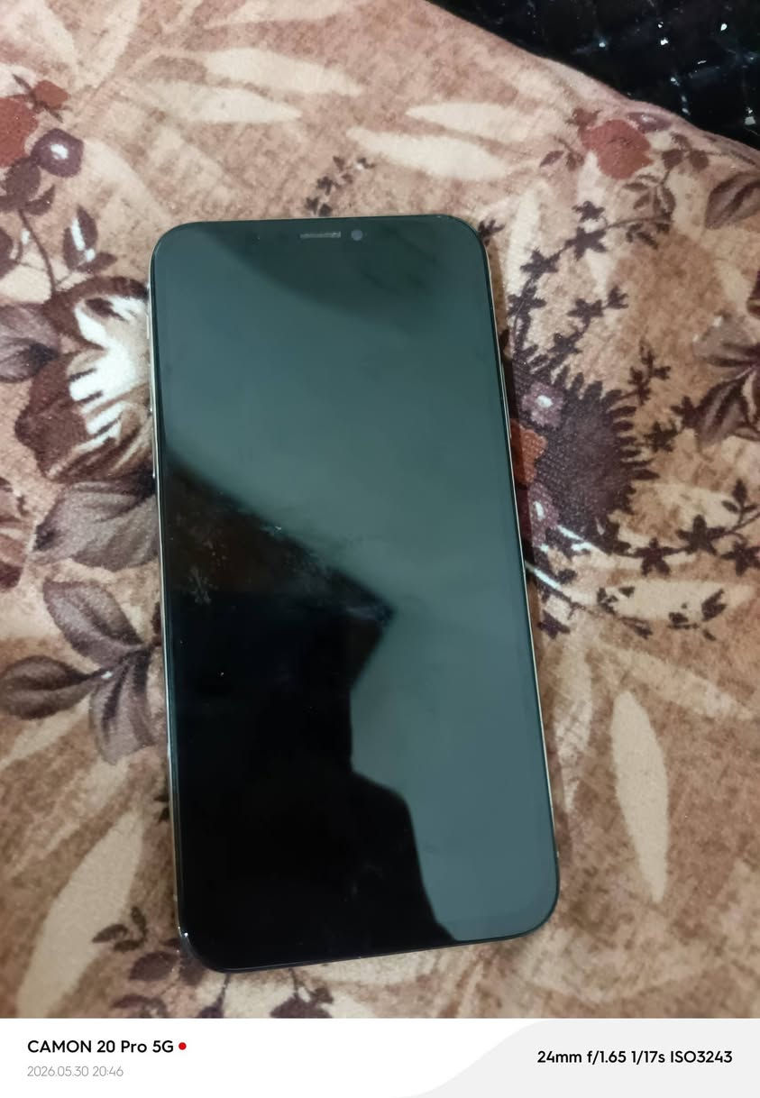 السلام عليكم ايفون اكس عادي ذاكره 64 بطاريه 72 نضيف بس بيه كسر ظهر أو سماعه داخليه ما يشتغل ***********
