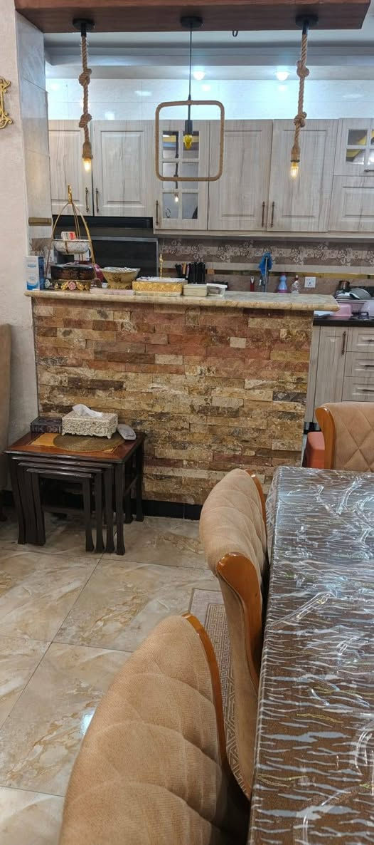 دار للبيع 100م
حي الجهاد مربع الطائي خلف المصرف يحتوي ع صاله ومطبخ وخدمات عدد 2 وغرف عدد 4 غرف للاستفسار اتصل ع ***********
شركه المستقبل للوساطه العقاريه
