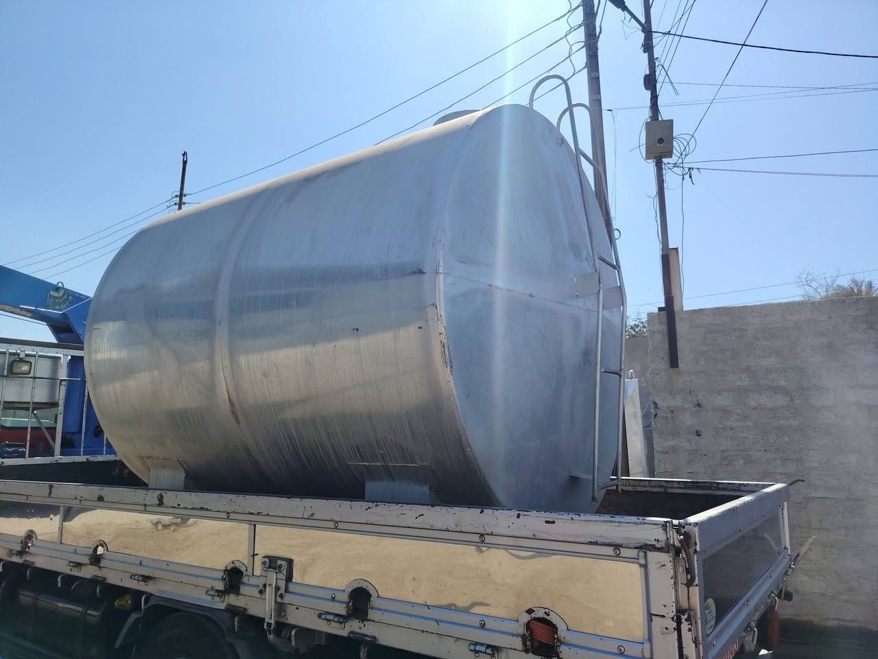 خزان سعه 10الف التر    مستعمل  كاز    هاتف ***********
