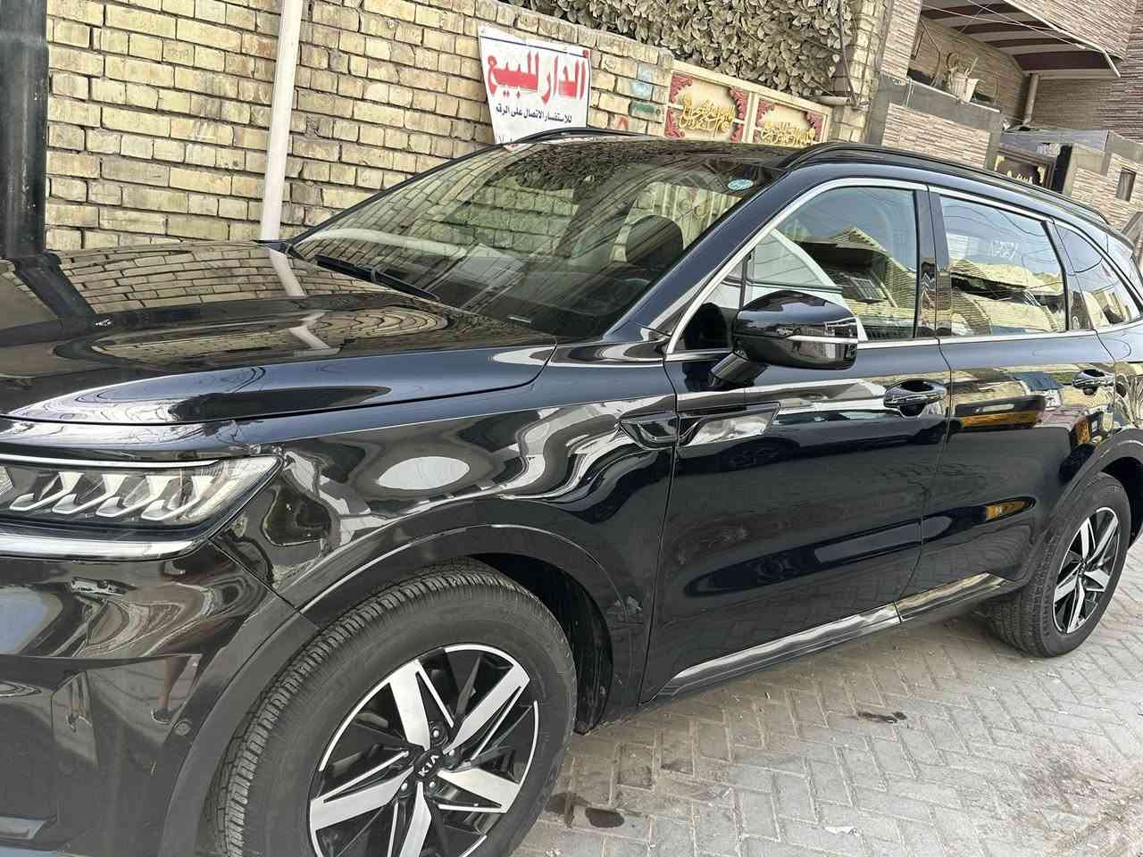 السلام عليكم سورنتو 2021 أمريكي 7 راكب مكينه 2500 باسمي بيها بس القبق الجنطه صبغ بدون دواخل ولسونار  مرفق السعر215 او مراوس بلاندكروز 2011 
***********
