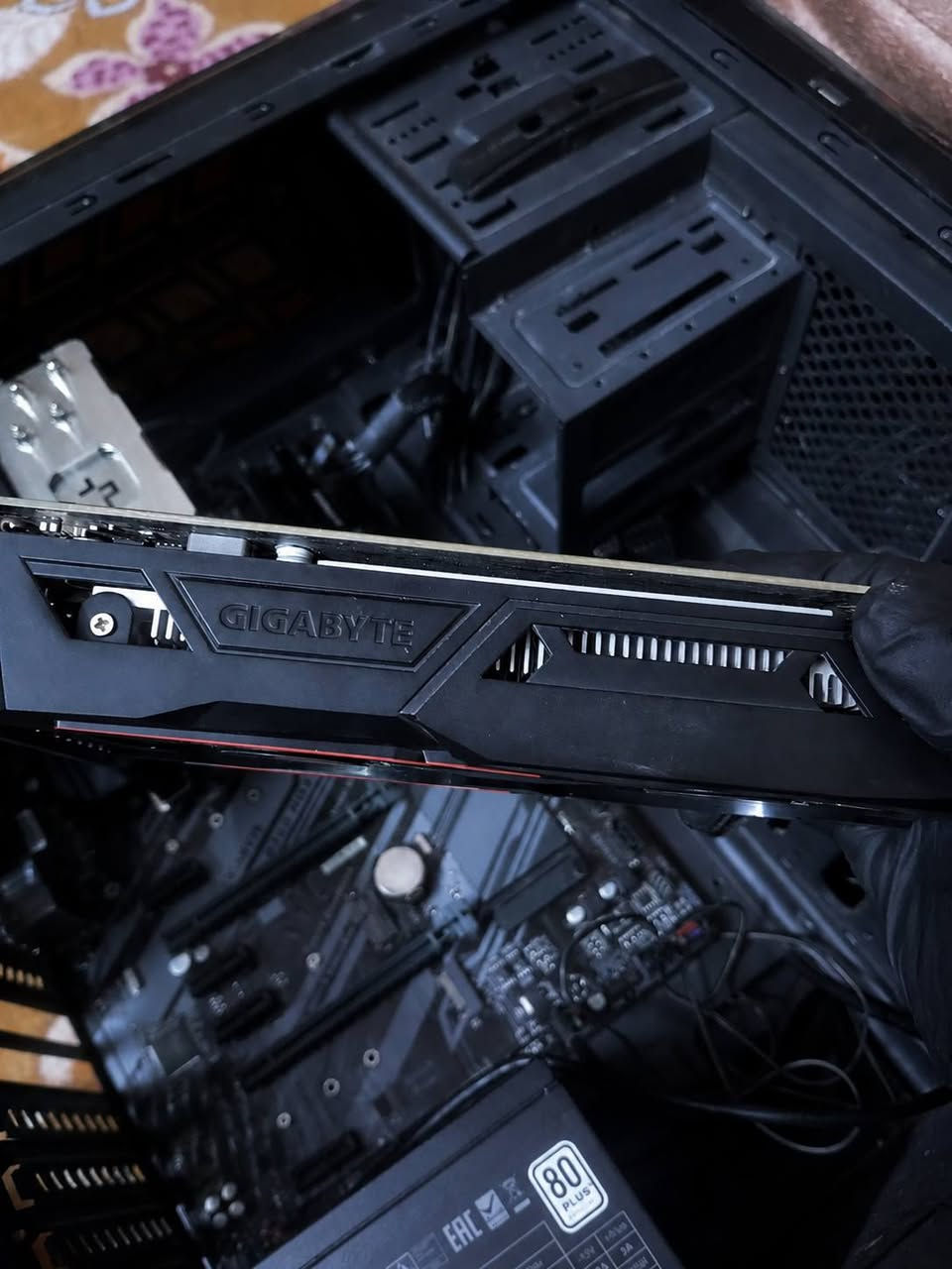 سلام عليكم 

توفر كرت شاشة 
gtx 1050ti 4gb gigabyte 

تحت ضغط لمدة 10 دقايق حرارتة توصل 70 

كارت نظيف ويجي ويا ضمان فحص اسبوع

سعر كرت 65 الف مع توصيل

يوجد توصيل لجميع محافظات العراق 

للاستفسار على الخاص
او 
الواتس اب 
***********
